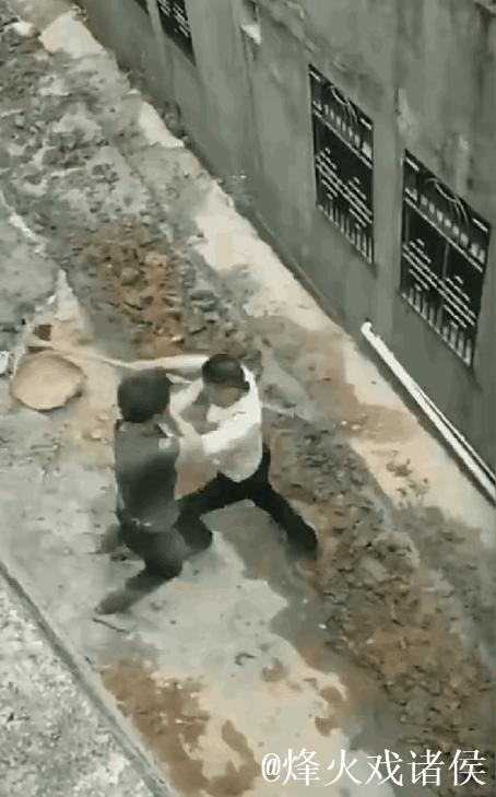 赤手空拳,以实力压倒对手! 赤手空拳,以实力压倒对手!